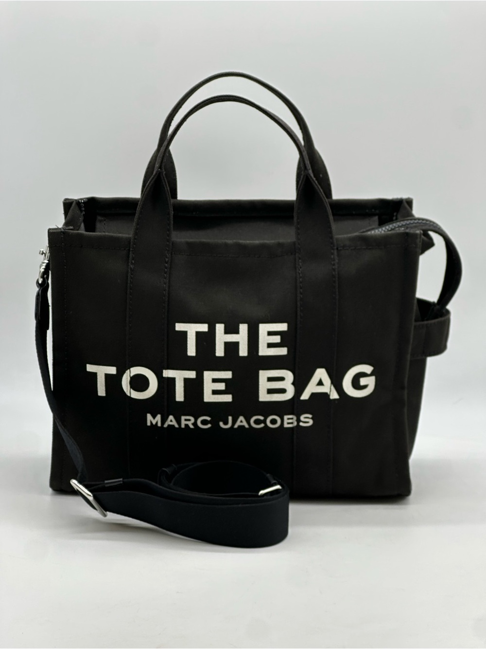 Marc Jacobs The Tote Bag in Canvas.